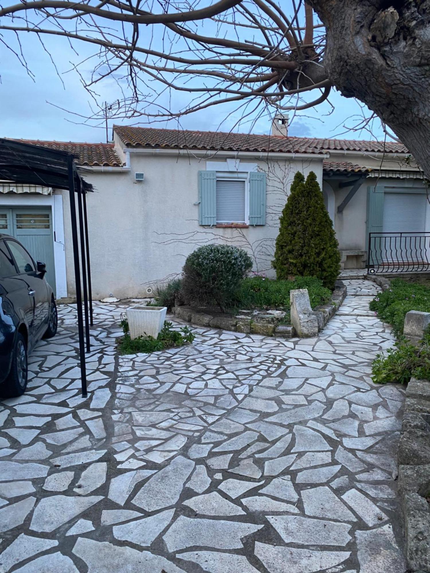 Maison Dans Village Calme Arles Eksteriør billede